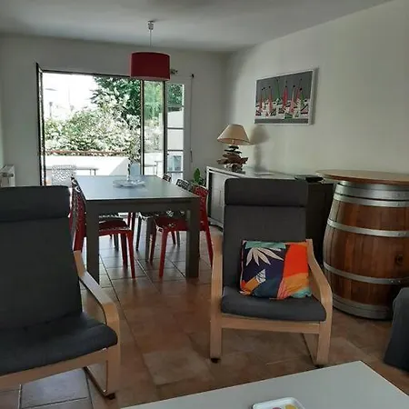 別荘 Maison De Centre-ville Avec Grande Terrasse コンカルノー