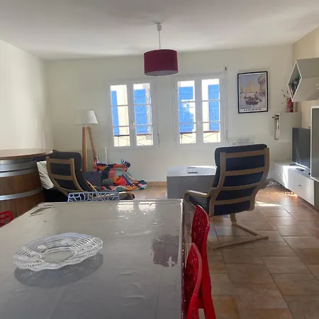 Maison De Centre-ville Avec Grande Terrasse * Concarneau